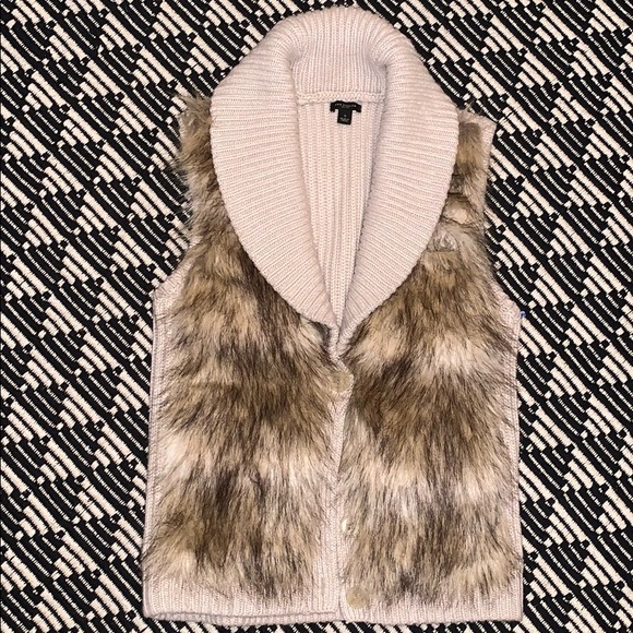 ☃️⬇️💲❄️EUC. Gorgeous ANN TAYLOR Faux Fur Vest - Picture 2 of 7